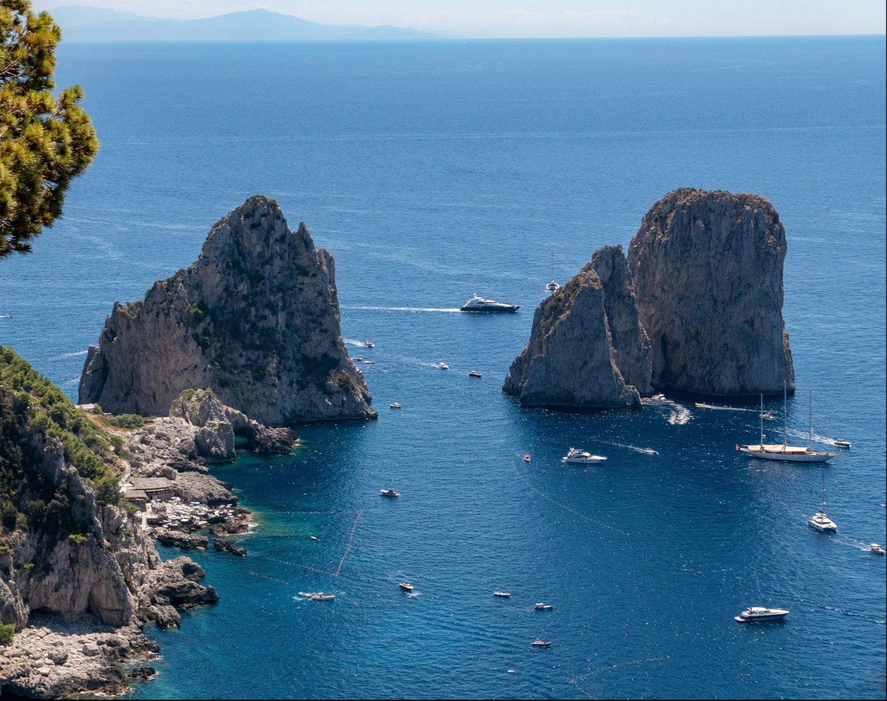 Premium Swiss Streetwear – Made for those who create their own path